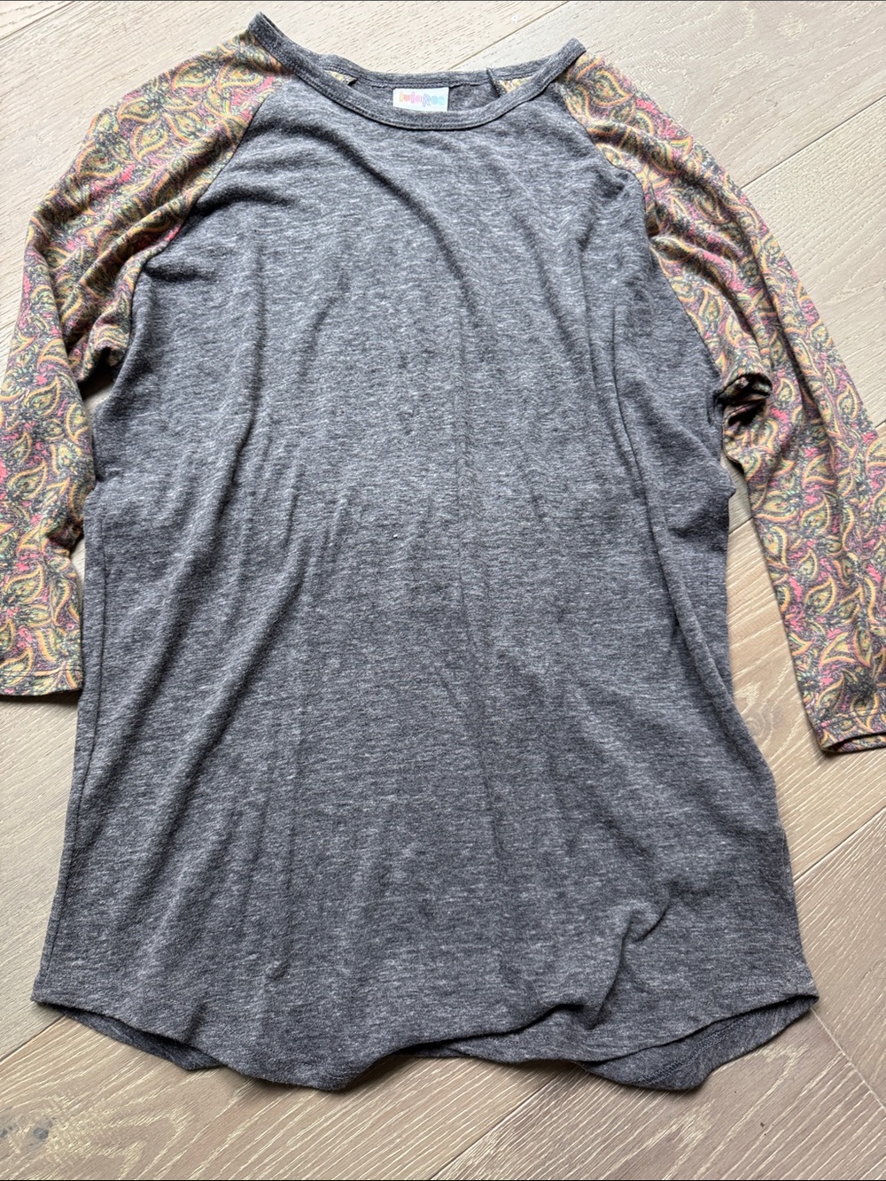 LuLaRoe Heather Gray Raglan Top with Paisley Sleeves